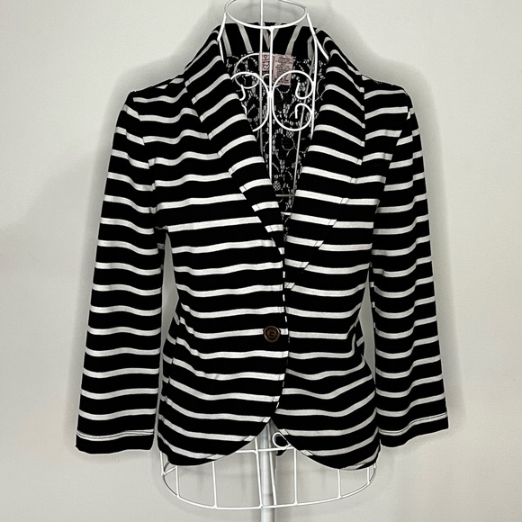 love on a hanger Jackets & Blazers - Love on a Hanger Striped & Lace Cotton Blazer/Jacket